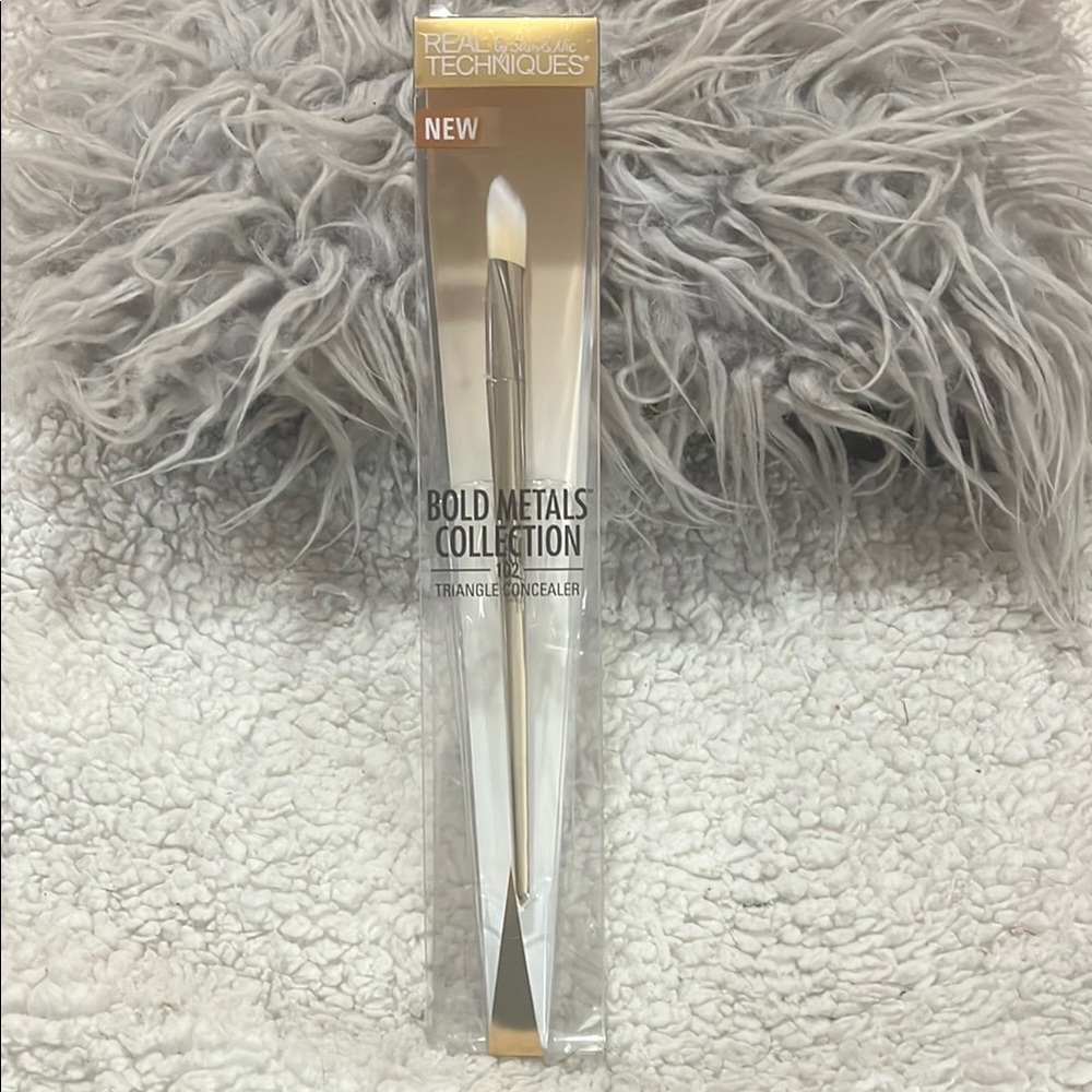 Real Techniques Bold Metals Collection Brush